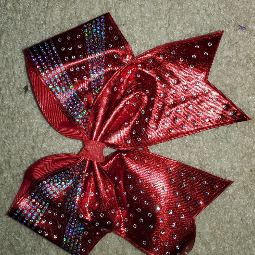 Red diamond bow